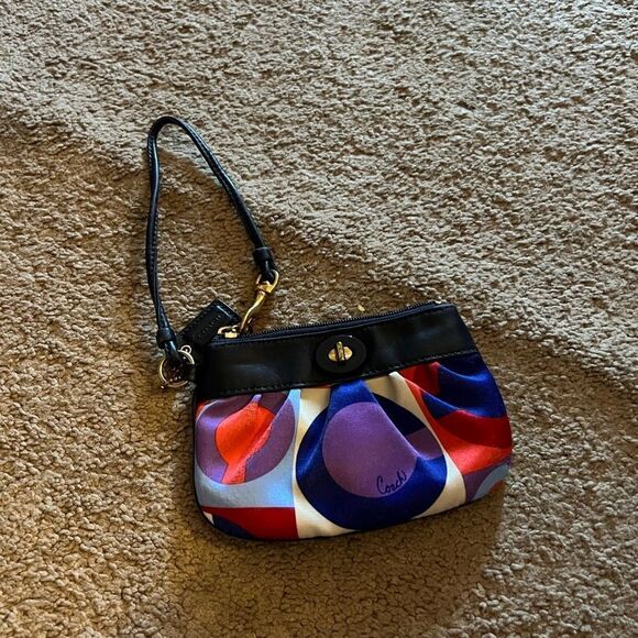 Coach small wristlet - Picture 2 of 7